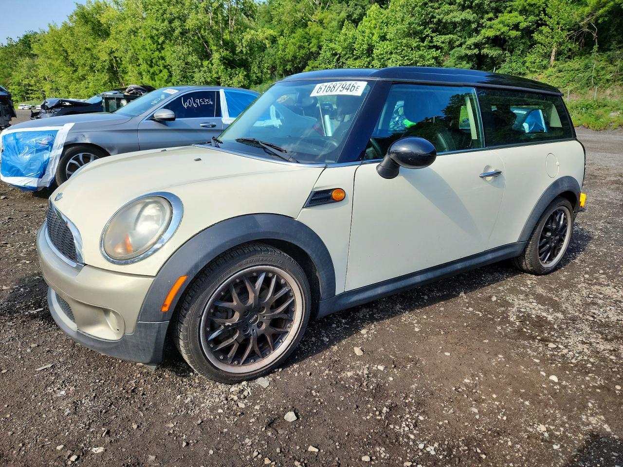 2011 MINI Clubman, VIN WMWZF3C52BTX82234 — Side
