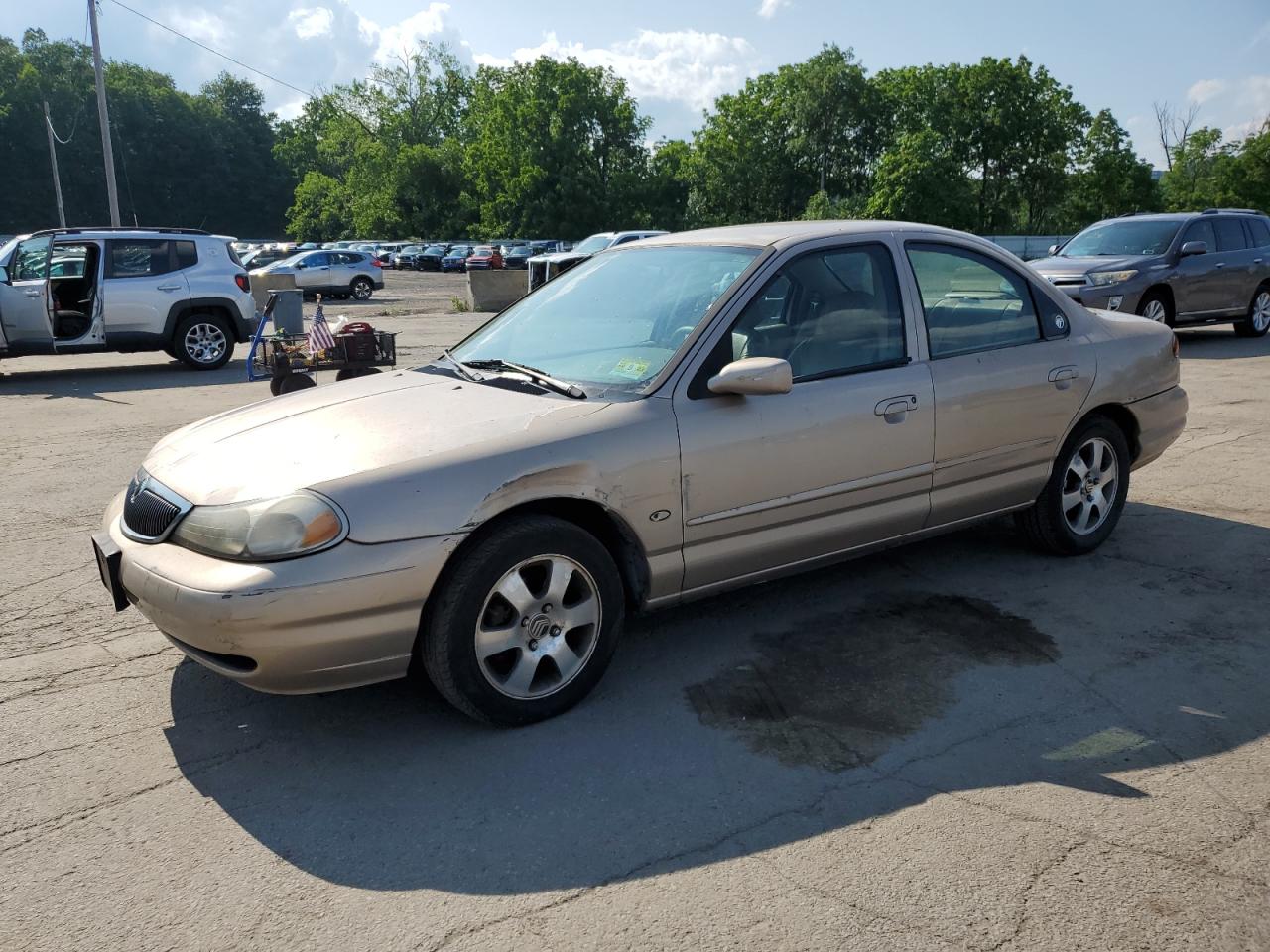 1998 Mercury Mystique, VIN 1MEFM66L0WK639462 — Front end