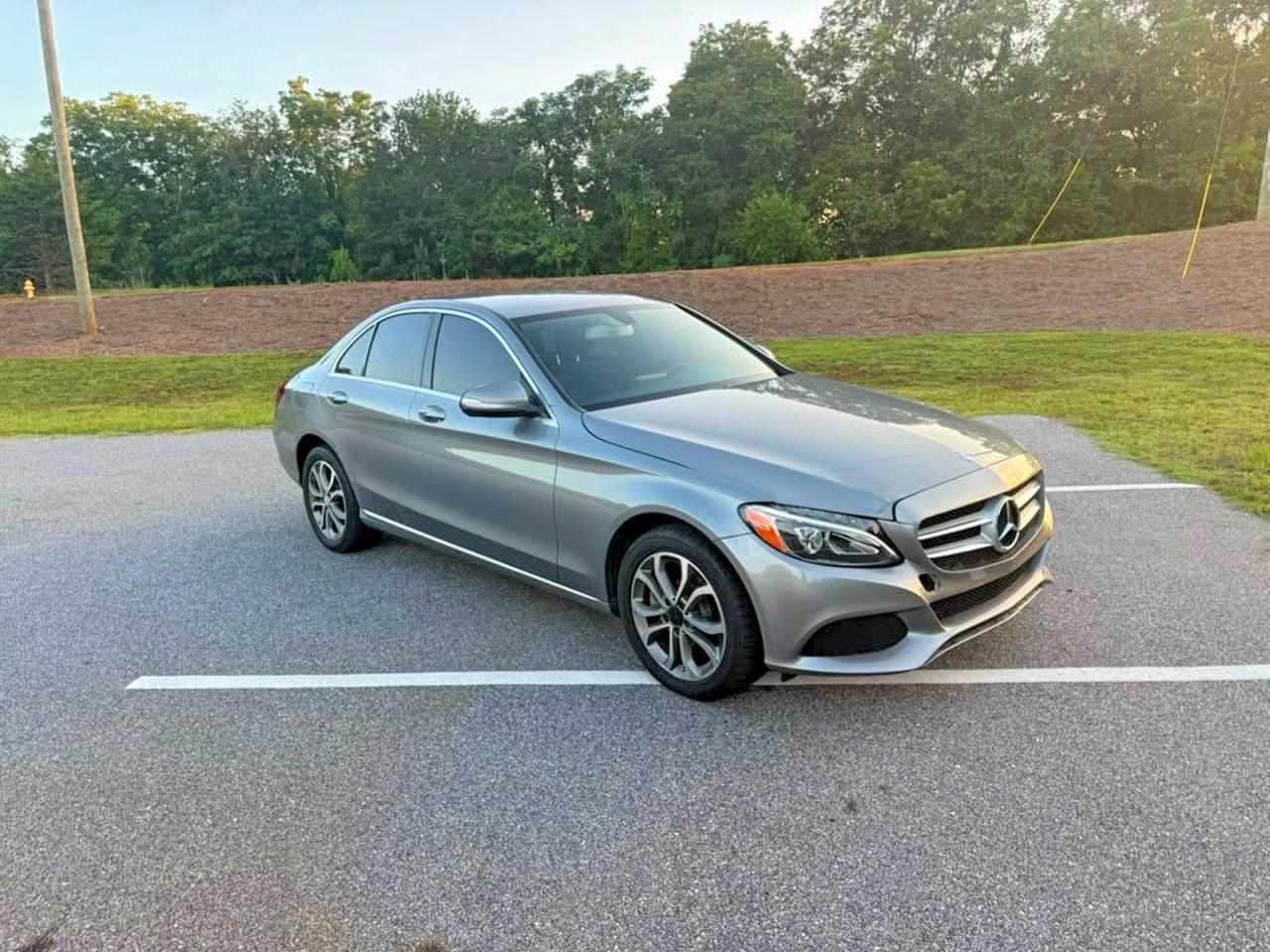 2015 Mercedes-Benz C 300 Luxury, VIN 55SWF4KB6FU028263 — Normal wear