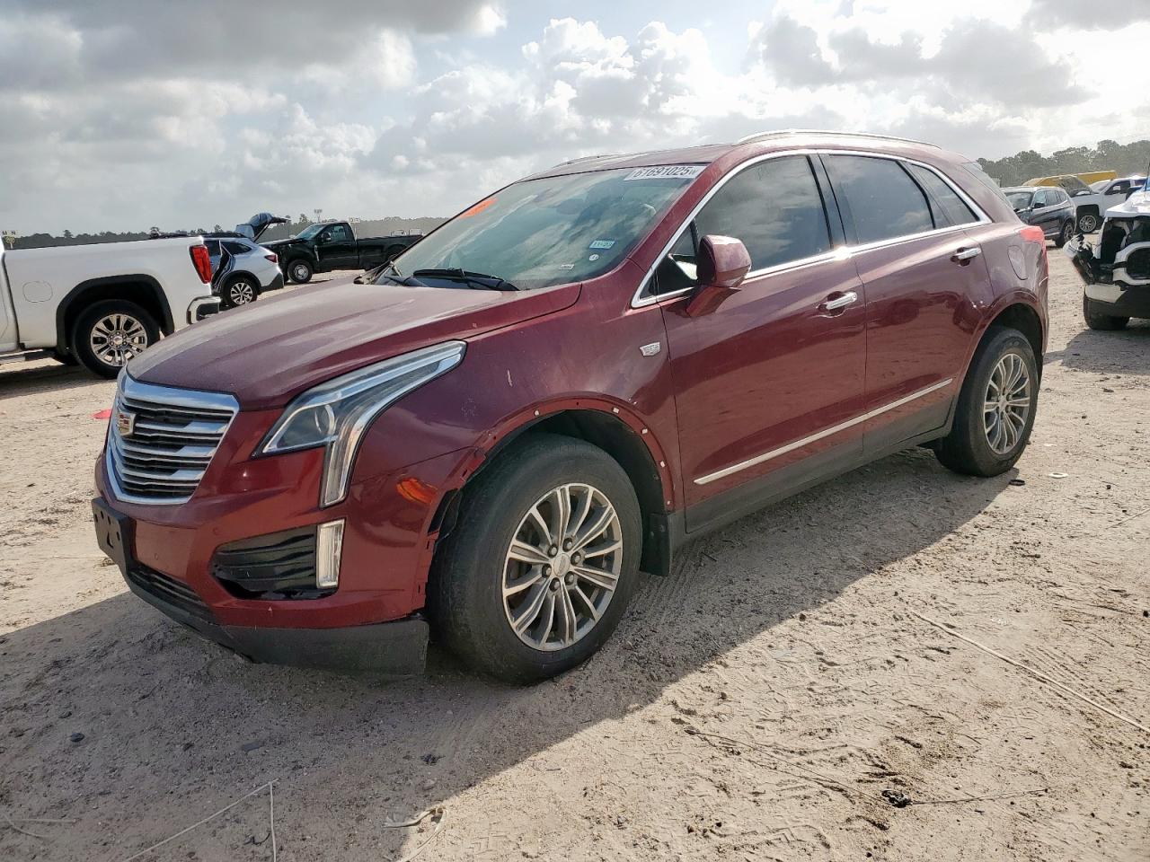 2017 Cadillac XT5 Luxury FWD, VIN 1GYKNBRS2HZ241750 — Roof