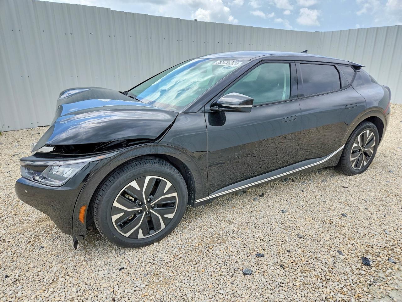 2024 Kia EV6 Wind, VIN KNDC34LA4R5193849 — Перед