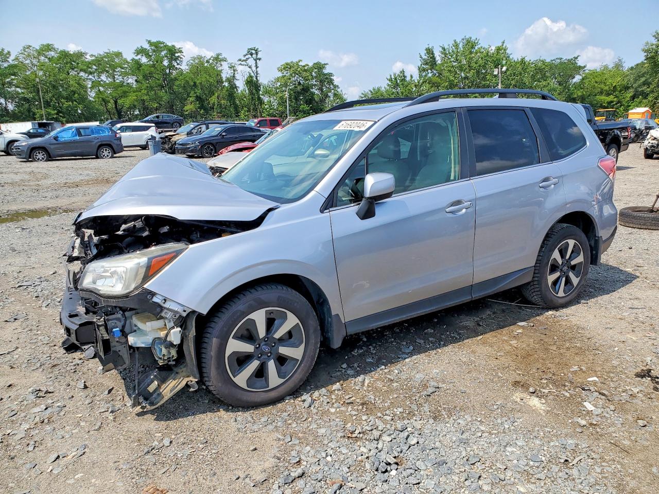 2018 Subaru Forester Limited, VIN JF2SJAJCXJH414718 — Перед