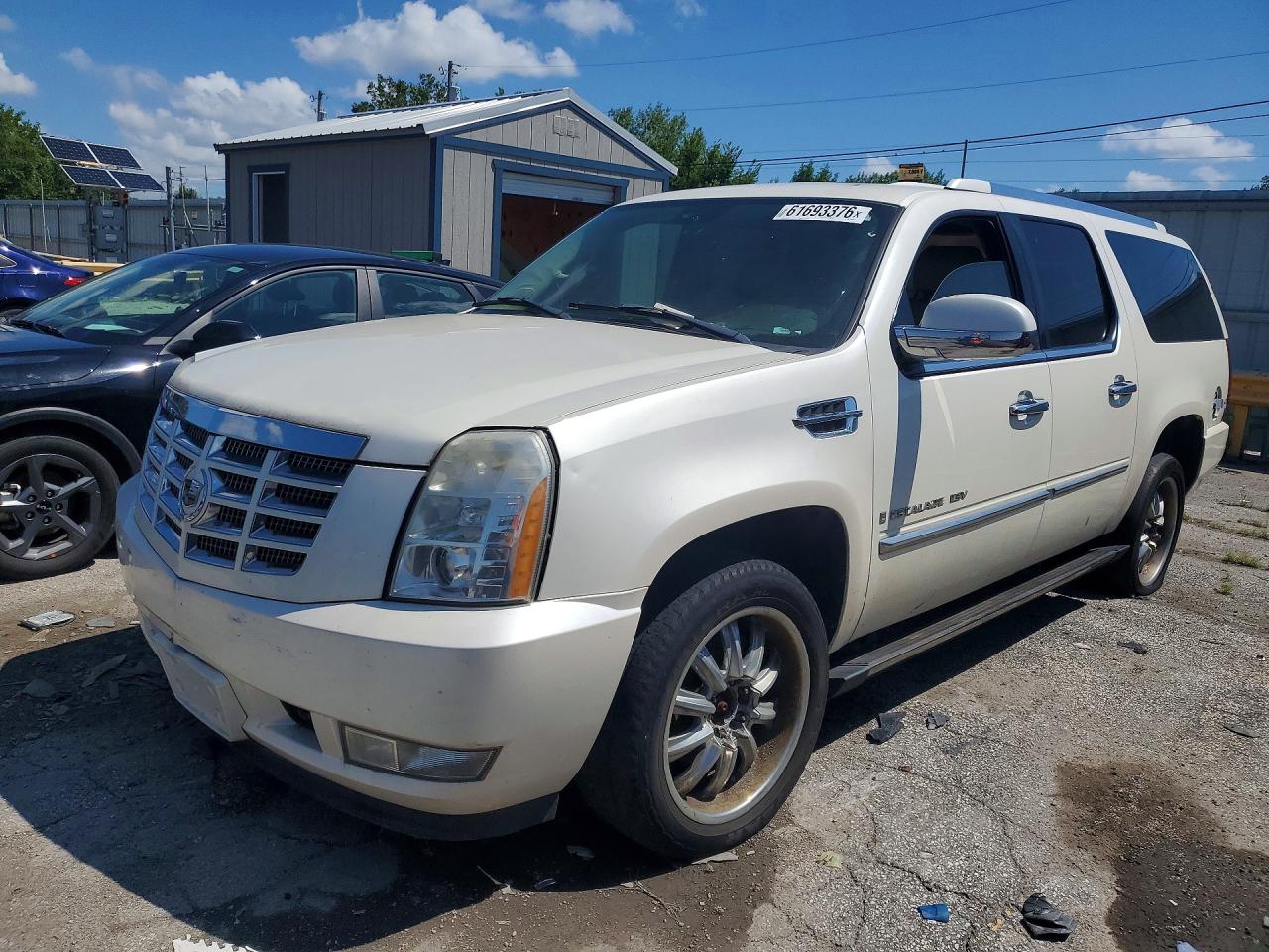 2008 Cadillac Escalade ESV, VIN 1GYFK66828R119061 — Зад