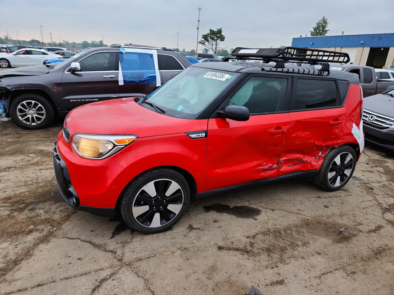 2016 Kia Soul +, VIN KNDJP3A53G7392291 — Side