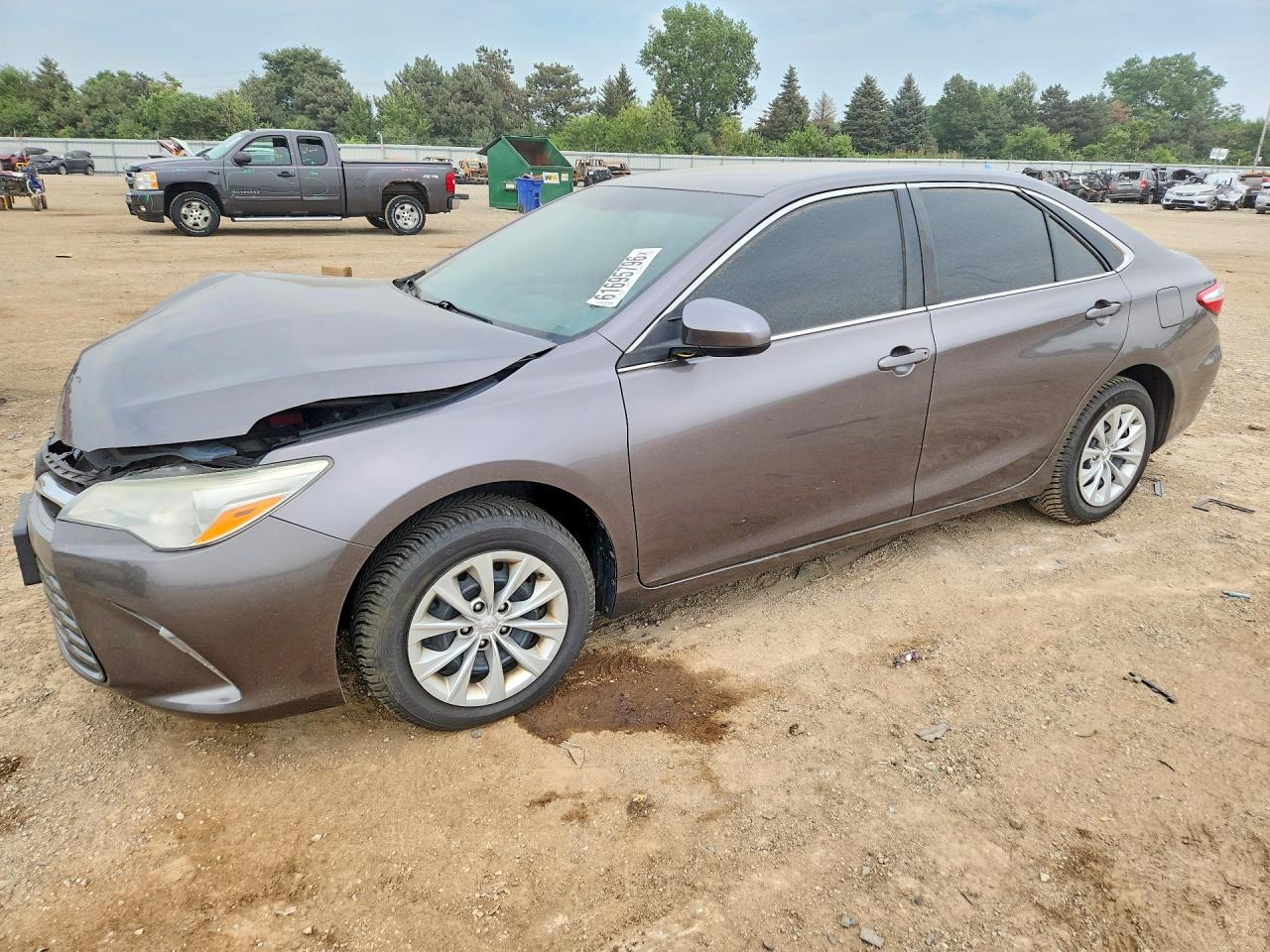 2016 Toyota Camry LE, VIN 4T4BF1FK4GR537383 — Front end