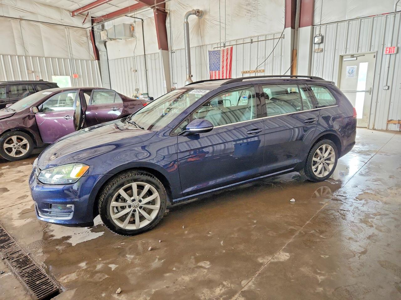 2016 Volkswagen Golf TSI S, VIN 3VWC17AU1GM509412 — Side