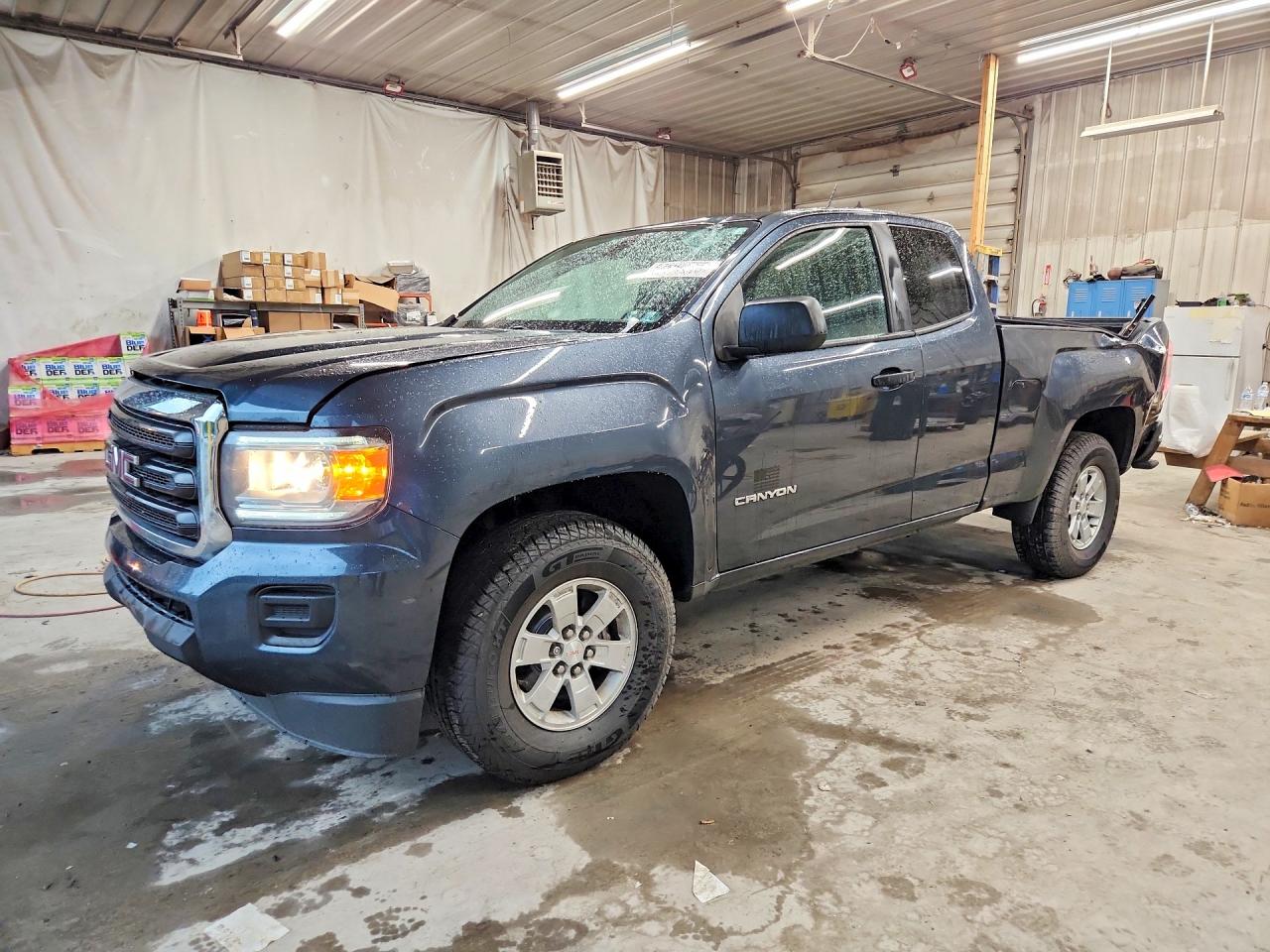 2020 GMC Canyon 2WD, VIN 1GTH5BEA9L1176884 — Rear end