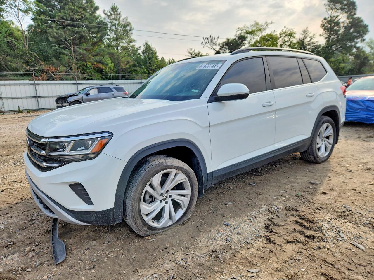 2021 Volkswagen Atlas SE, VIN 1V2KR2CA8MC555442 — Мелкие вмятины и царапины
