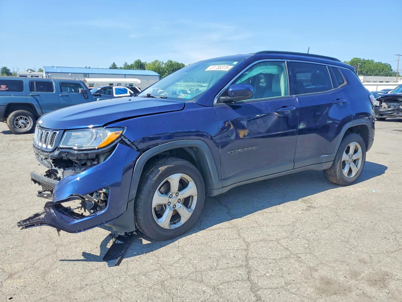 2018 Jeep Compass Latitude, VIN 3C4NJDBB8JT207717 — Front end