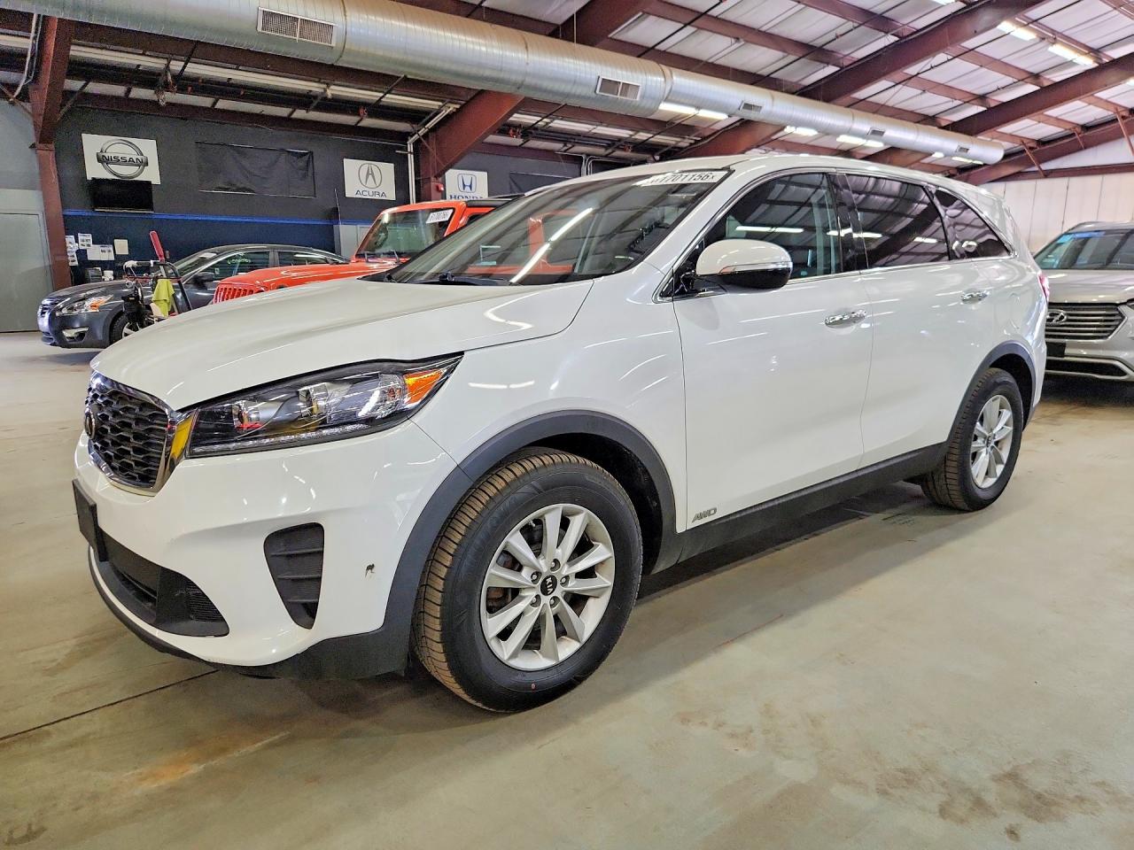 2019 Kia Sorento LX, VIN 5XYPGDA53KG448743 — Minor dents and scratches