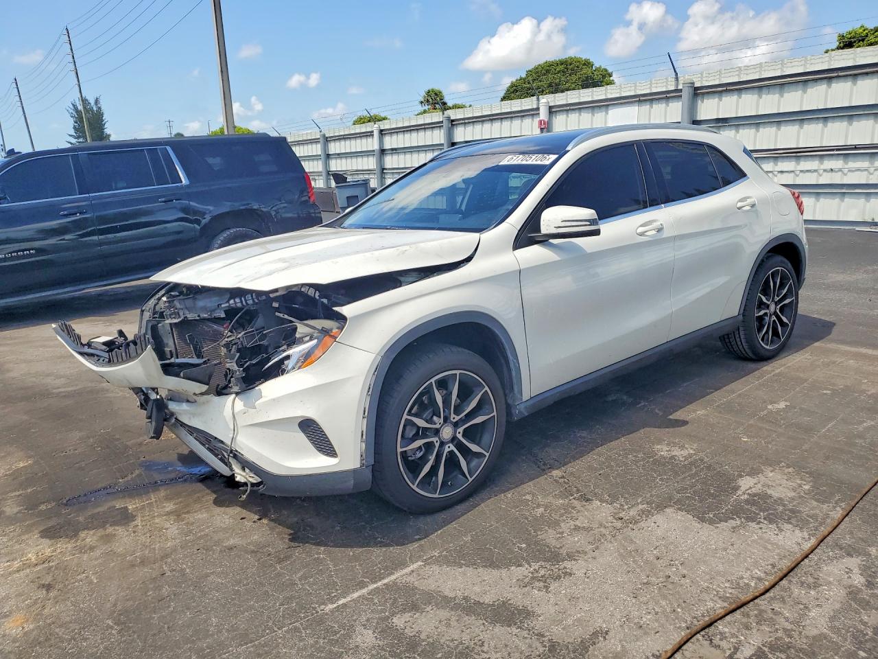 2015 Mercedes-Benz GLA 250, VIN WDCTG4EB0FJ164369 — Front end