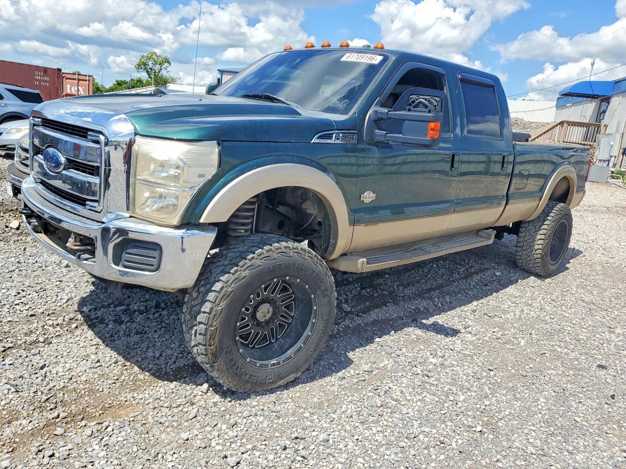 2011 Ford F-350 Lariat, VIN 1FT8W3BT7BEA72376 — Undercarriage