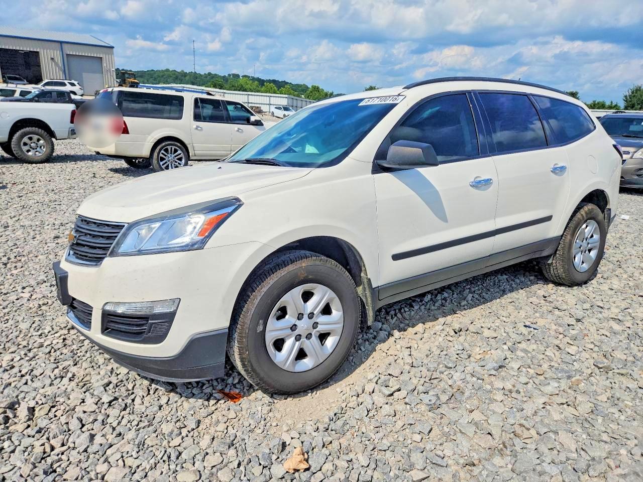 2014 Chevrolet Traverse LS, VIN 1GNKRFED3EJ231089 — Side