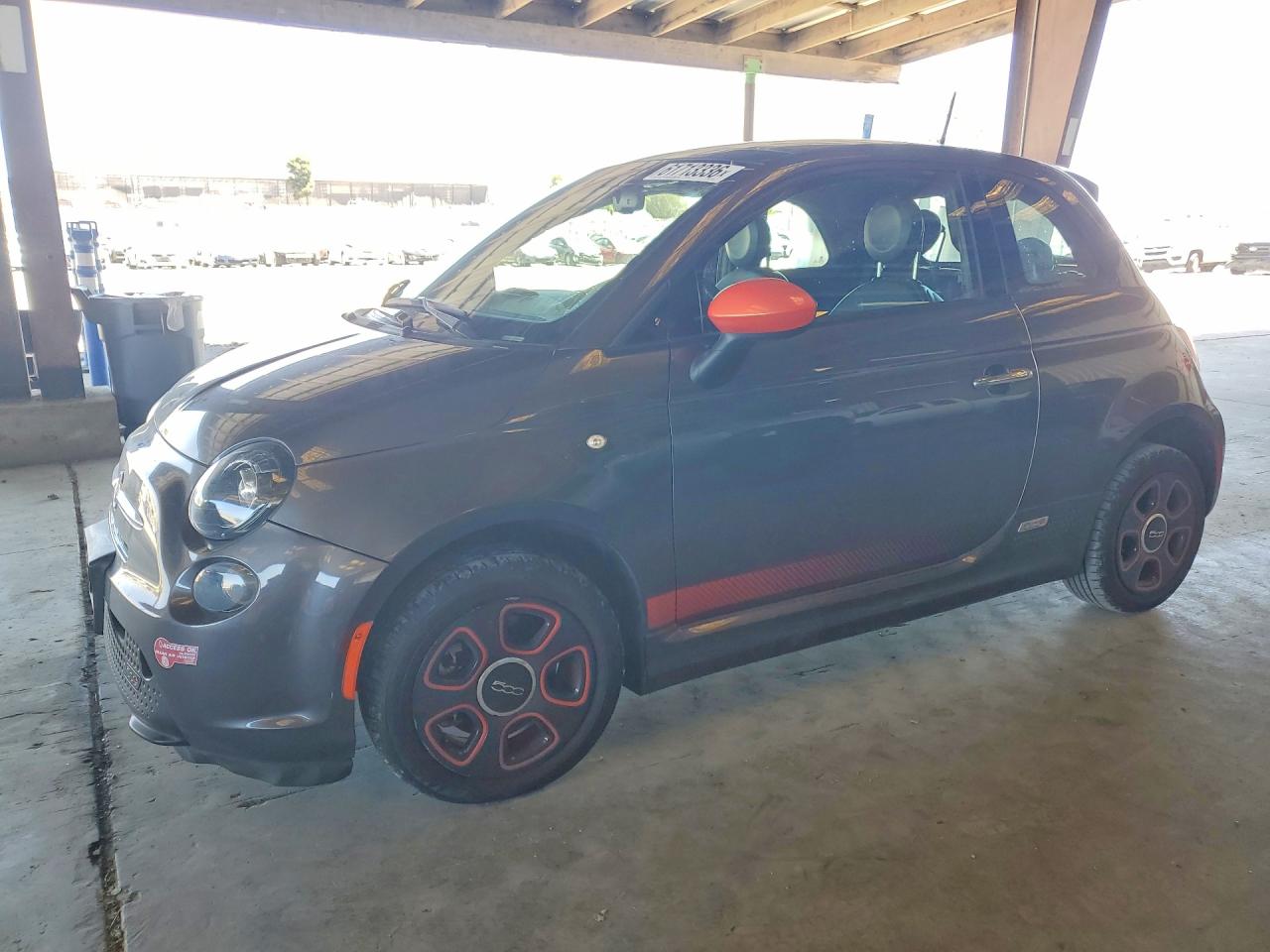 2014 FIAT 500e, VIN 3C3CFFGE4ET208560 — Side