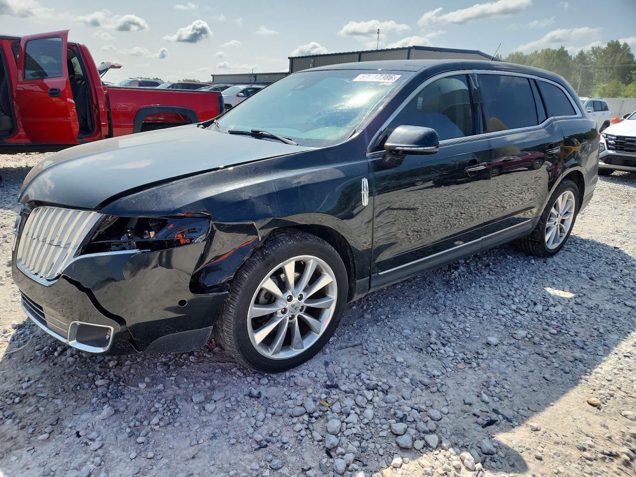 2012 Lincoln MKT EcoBoost, VIN 2LMHJ5AT0CBL52715 — Front end