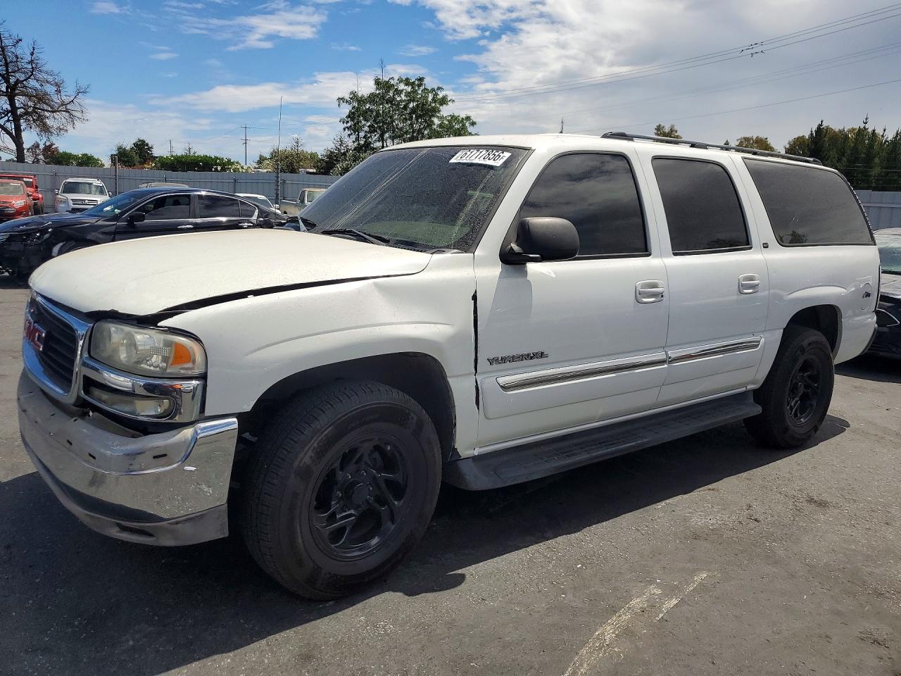 2004 GMC Yukon XL SLE, VIN 3GKEC16T04G193406 — Front end