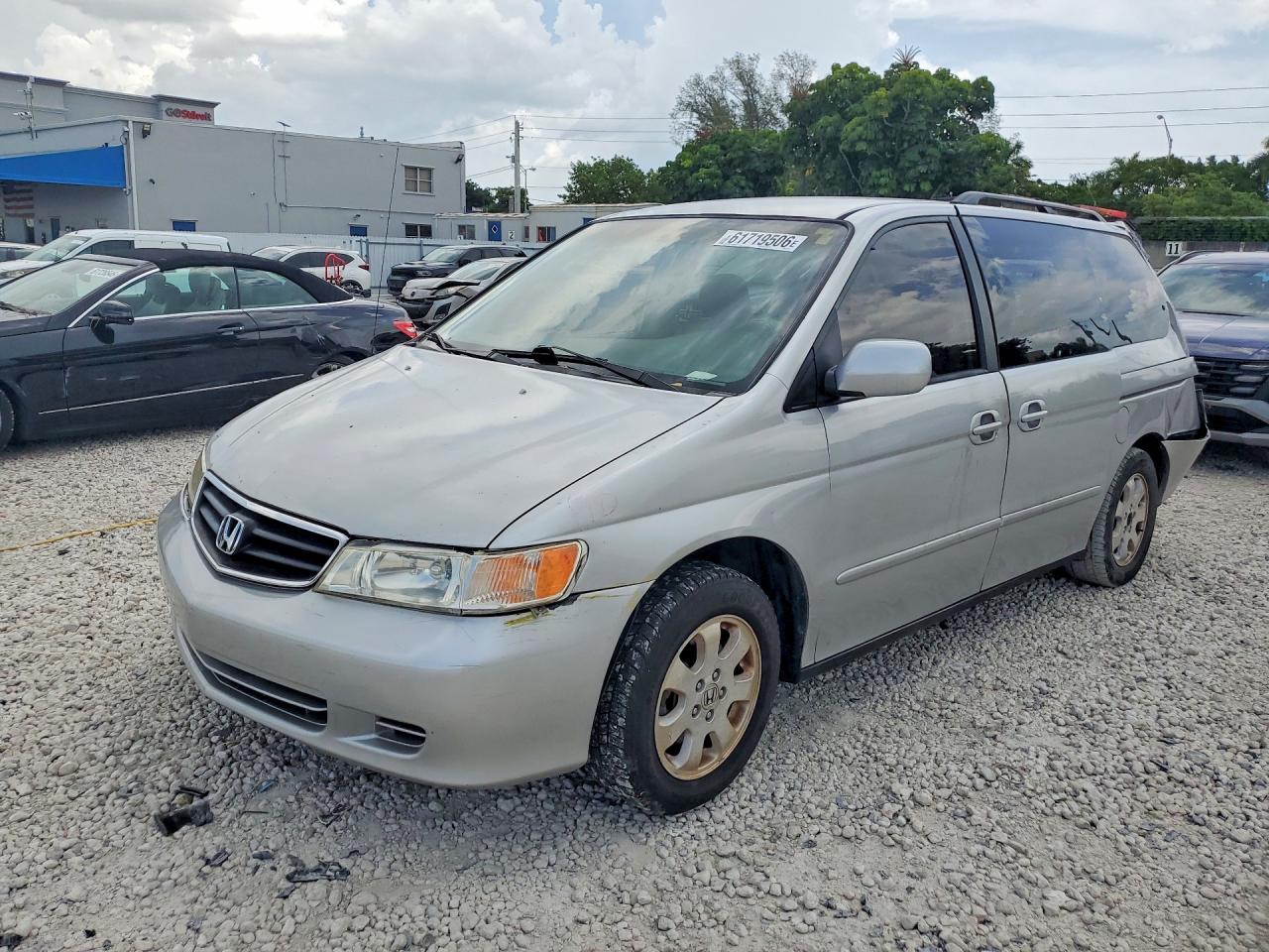 2002 Honda Odyssey EX-L, VIN 5FNRL18992B039925 — Зад