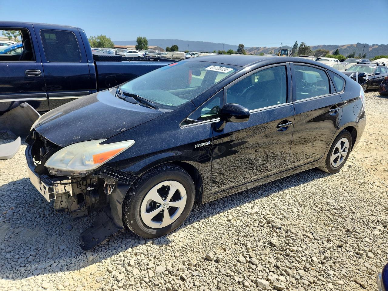 2013 Toyota Prius Three, VIN JTDKN3DU7D5548515 — Front end