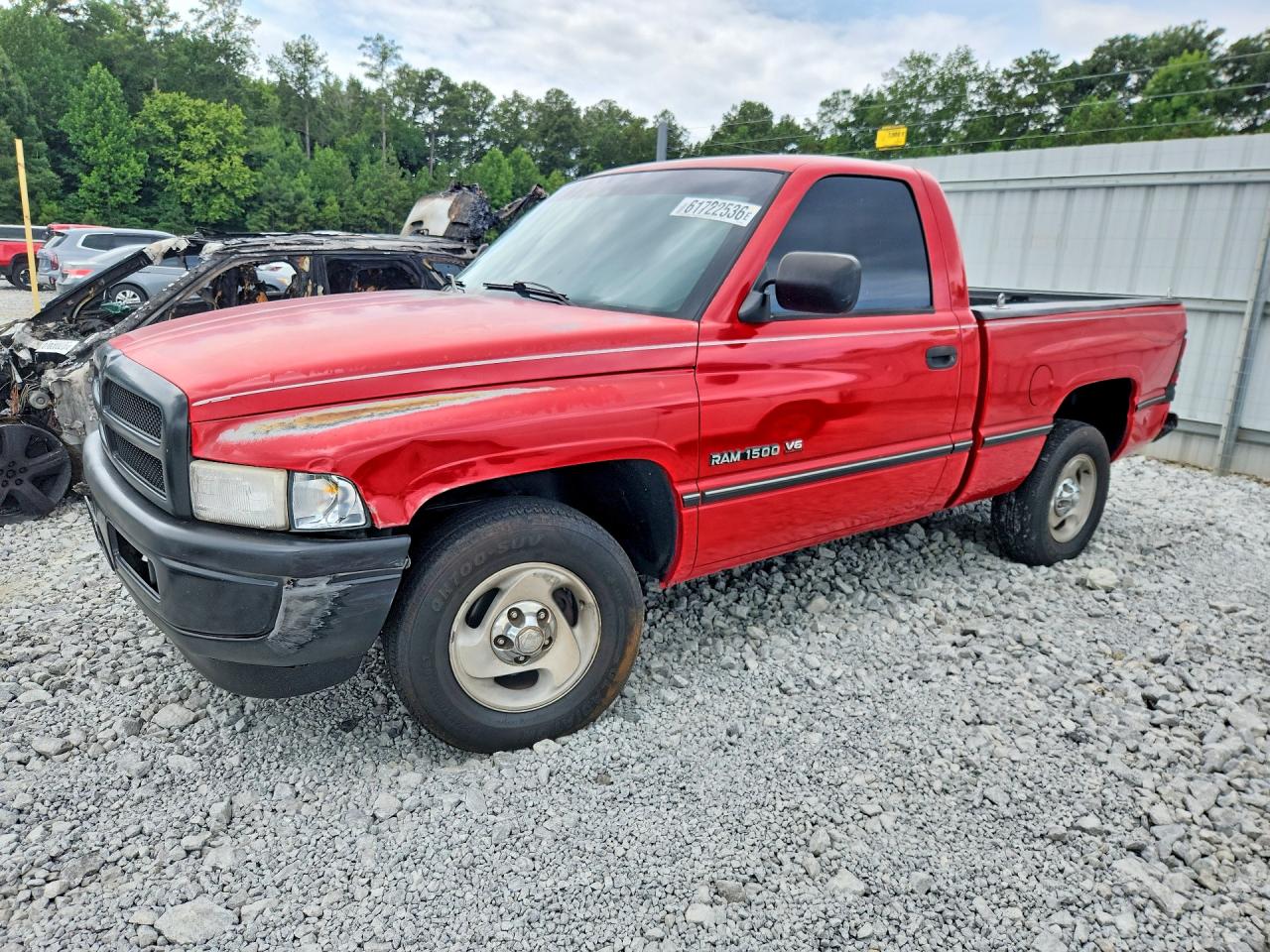 1995 Dodge 1500, VIN 1B7HC16X3SS306475 — Front end