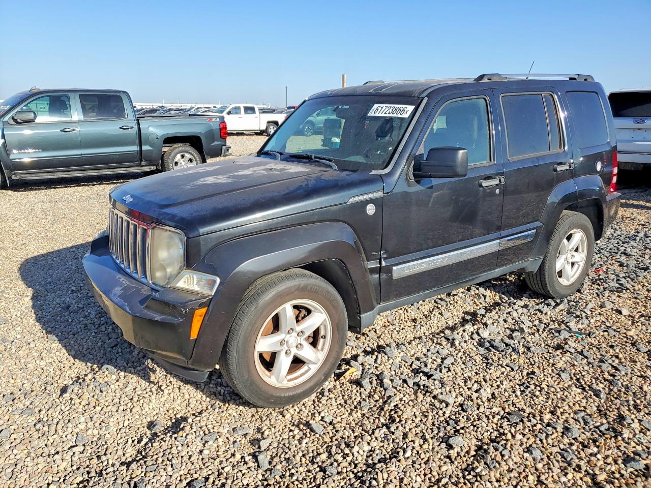2012 Jeep Liberty Limited, VIN 1C4PJMCK4CW143275 — Мелкие вмятины и царапины