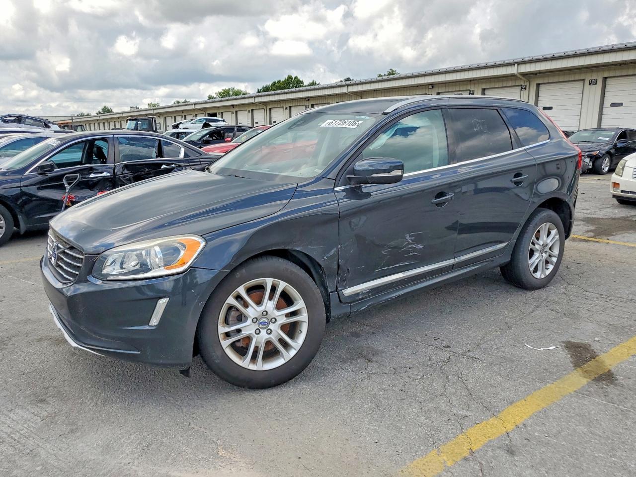 2015 Volvo XC60 T5, VIN YV4612RK0F2667474 — Side