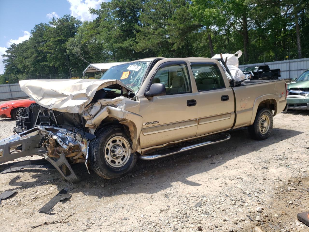 2004 Chevrolet Silverado 2500HD LS, VIN 1GCHK23U94F143815 — Front end