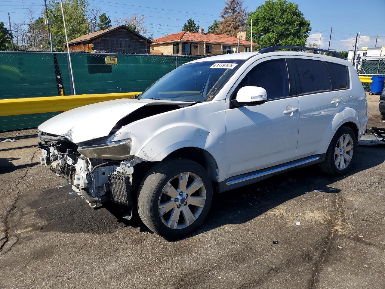 2011 Mitsubishi Outlander SE, VIN JA4AS3AWXBU017879 — Front end