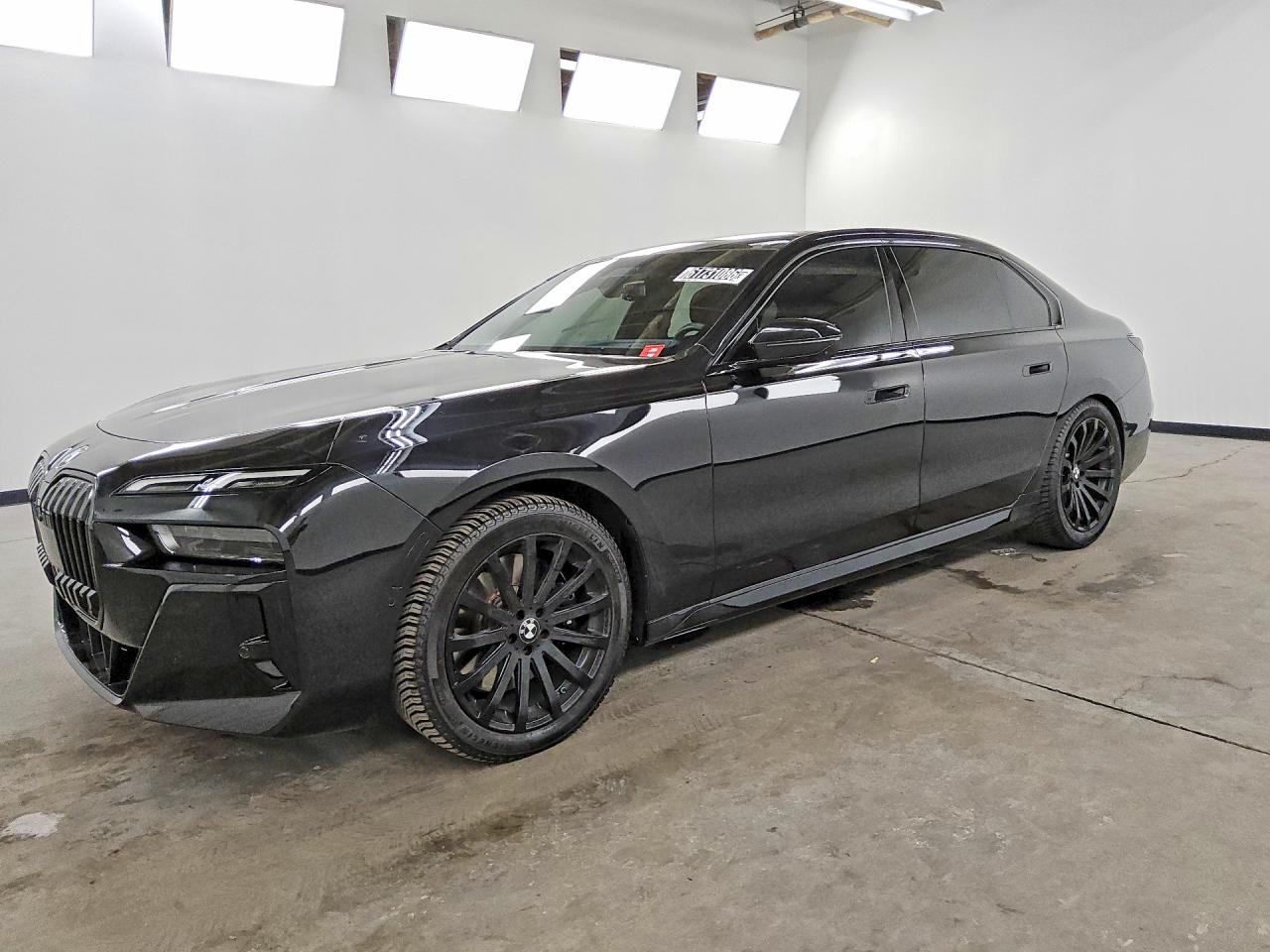 2023 BMW 7 Series 760i xDrive, VIN WBA33EJ01PCN17880 — Мелкие вмятины и царапины