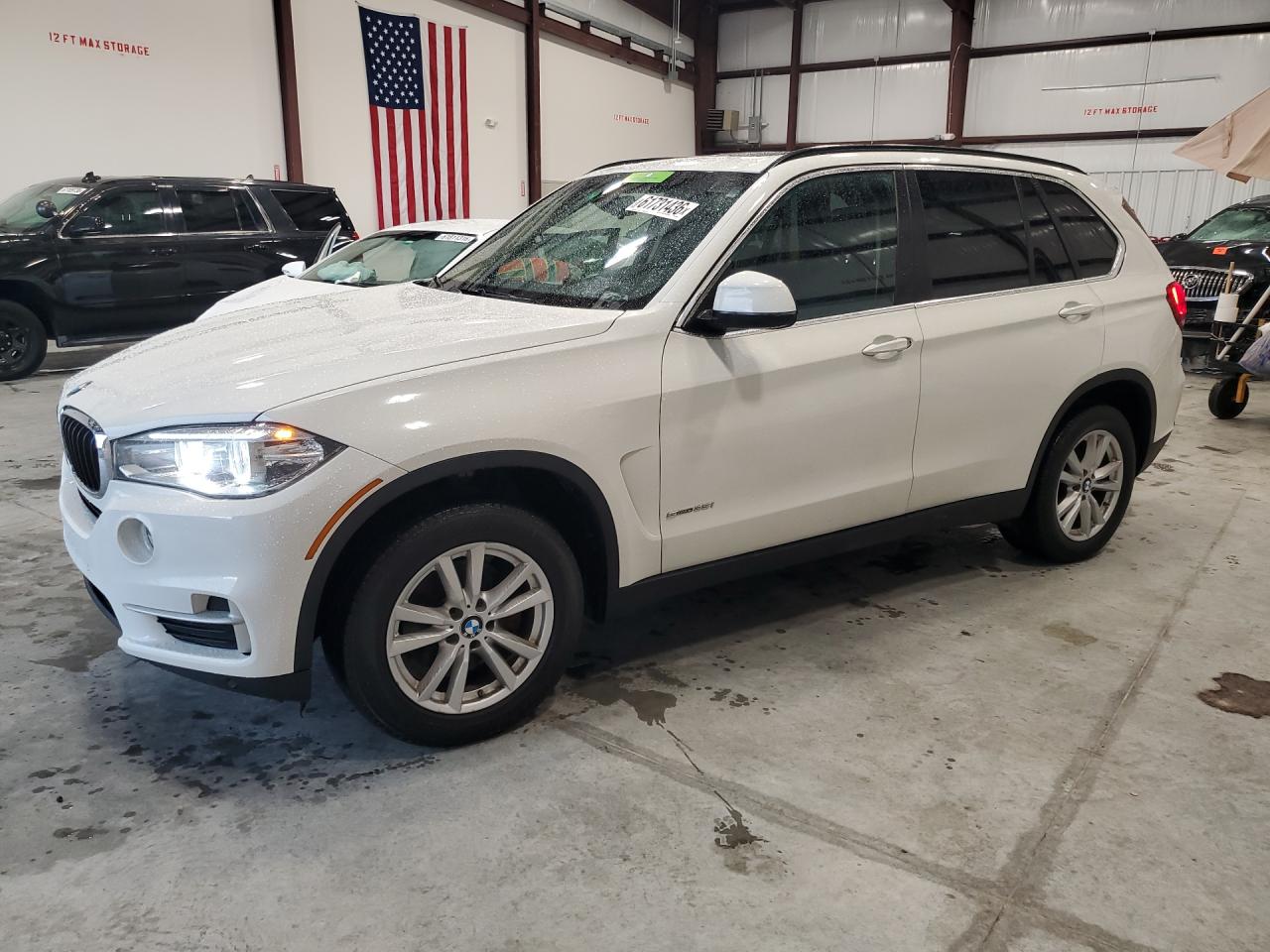 2014 BMW X5 sDrive35i, VIN 5UXKR2C54E0C01958 — Мелкие вмятины и царапины