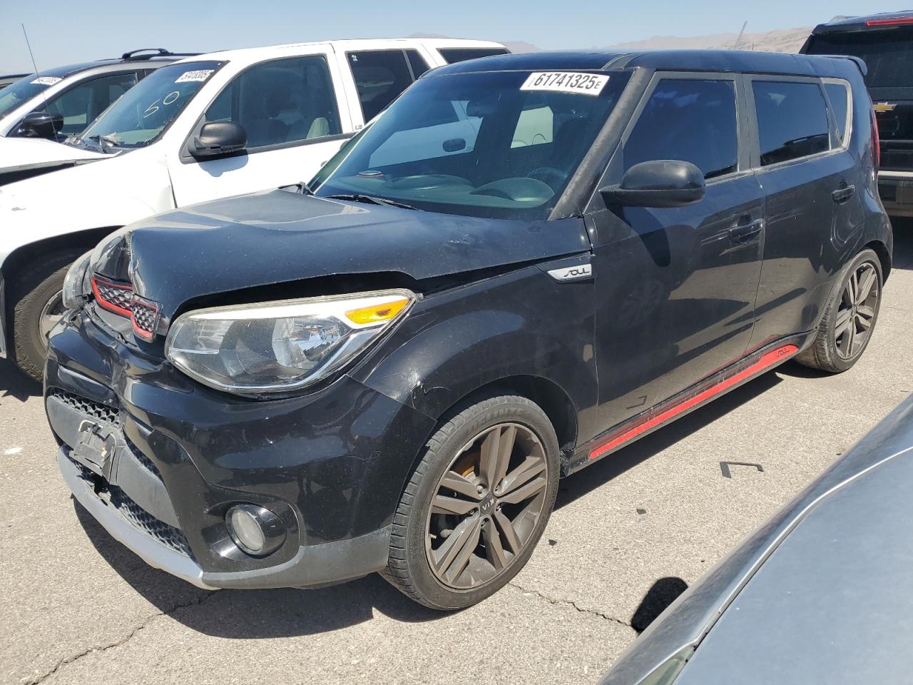 2015 Kia Soul +, VIN KNDJP3A56F7165627 — Front end