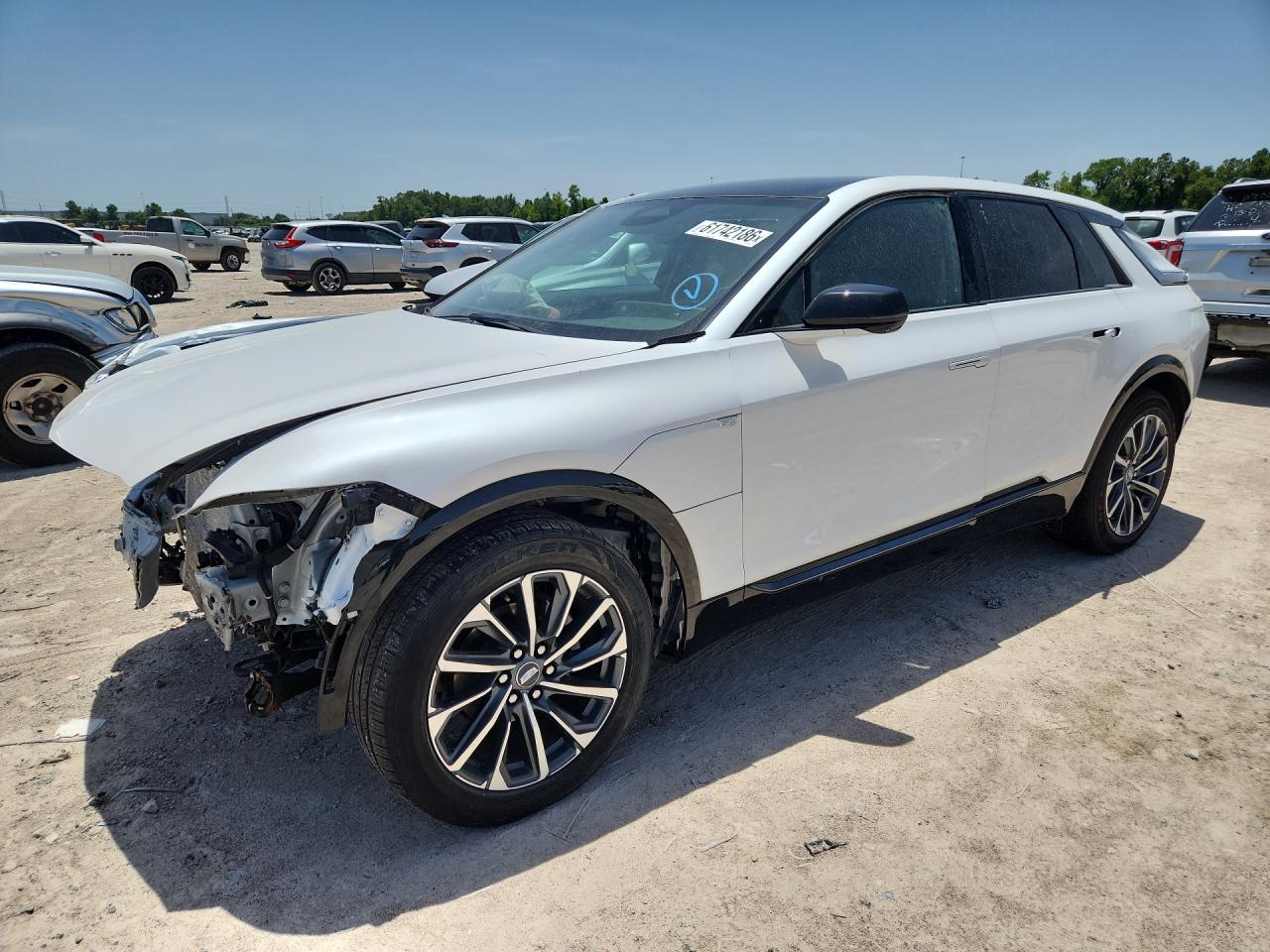 2024 Cadillac LYRIQ Sport, VIN 1GYKPVRK6RZ124492 — Front end