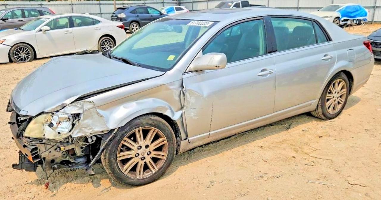 2007 Toyota Avalon XL, VIN 4T1BK36B77U186311 — Перед
