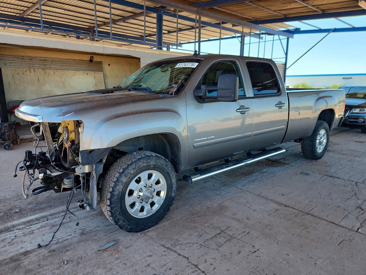2013 GMC Sierra 2500HD SLT, VIN 1GT121C8XDF204796 — Front end