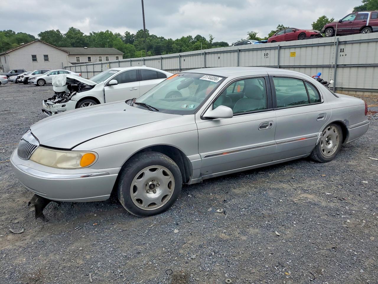 2000 Lincoln Continental, VIN 1LNHM97V0YY874645 — Water / flood