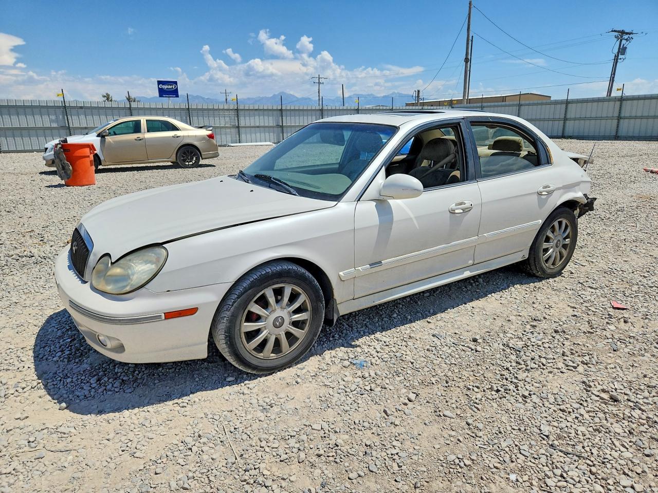 2003 Hyundai Sonata GLS, VIN KMHWF35H43A838437 — Зад