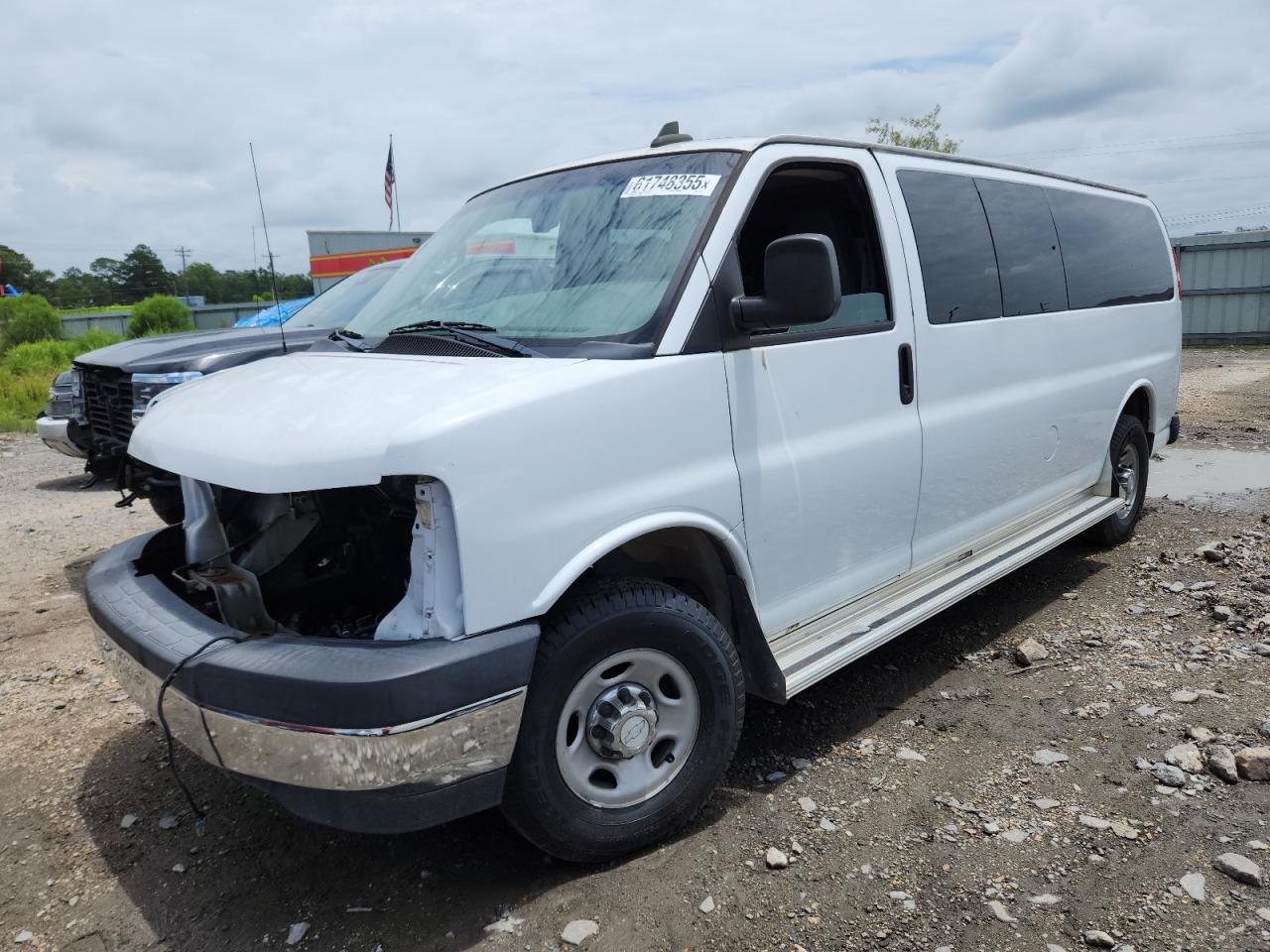2017 Chevrolet Express Passenger LT, VIN 1GAZGPFG1H1173427 — Mechanical