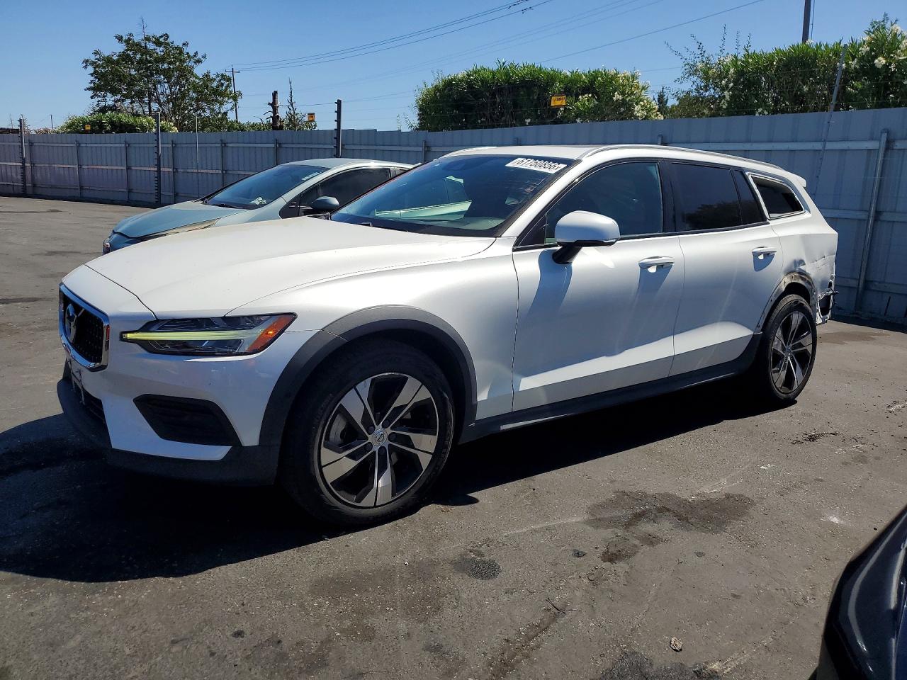 2020 Volvo V60, VIN YV4102WK4L1043972 — Rear end