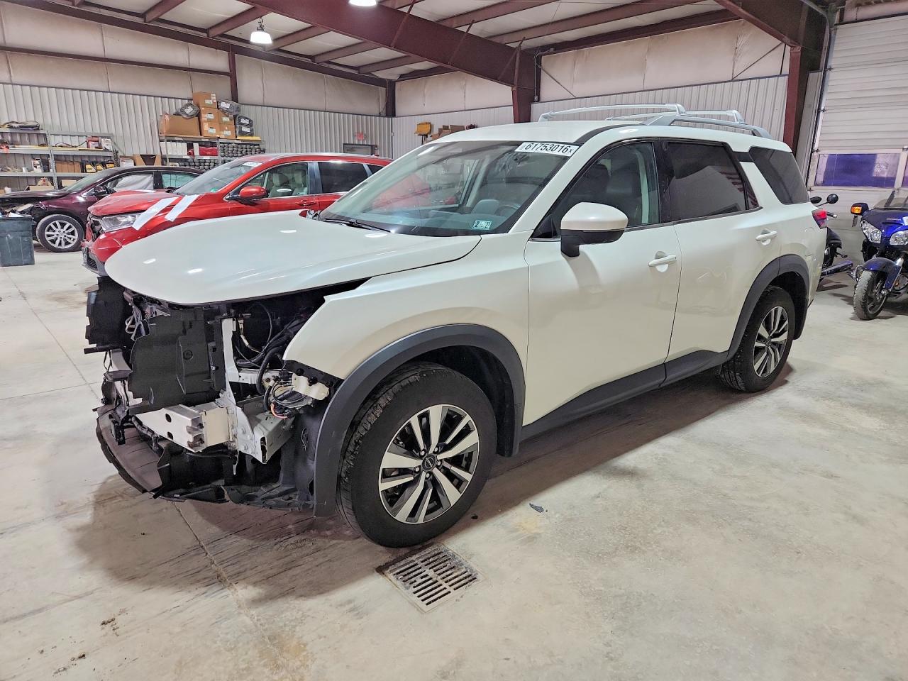 2024 Nissan Pathfinder SL, VIN 5N1DR3CC2RC240351 — Перед