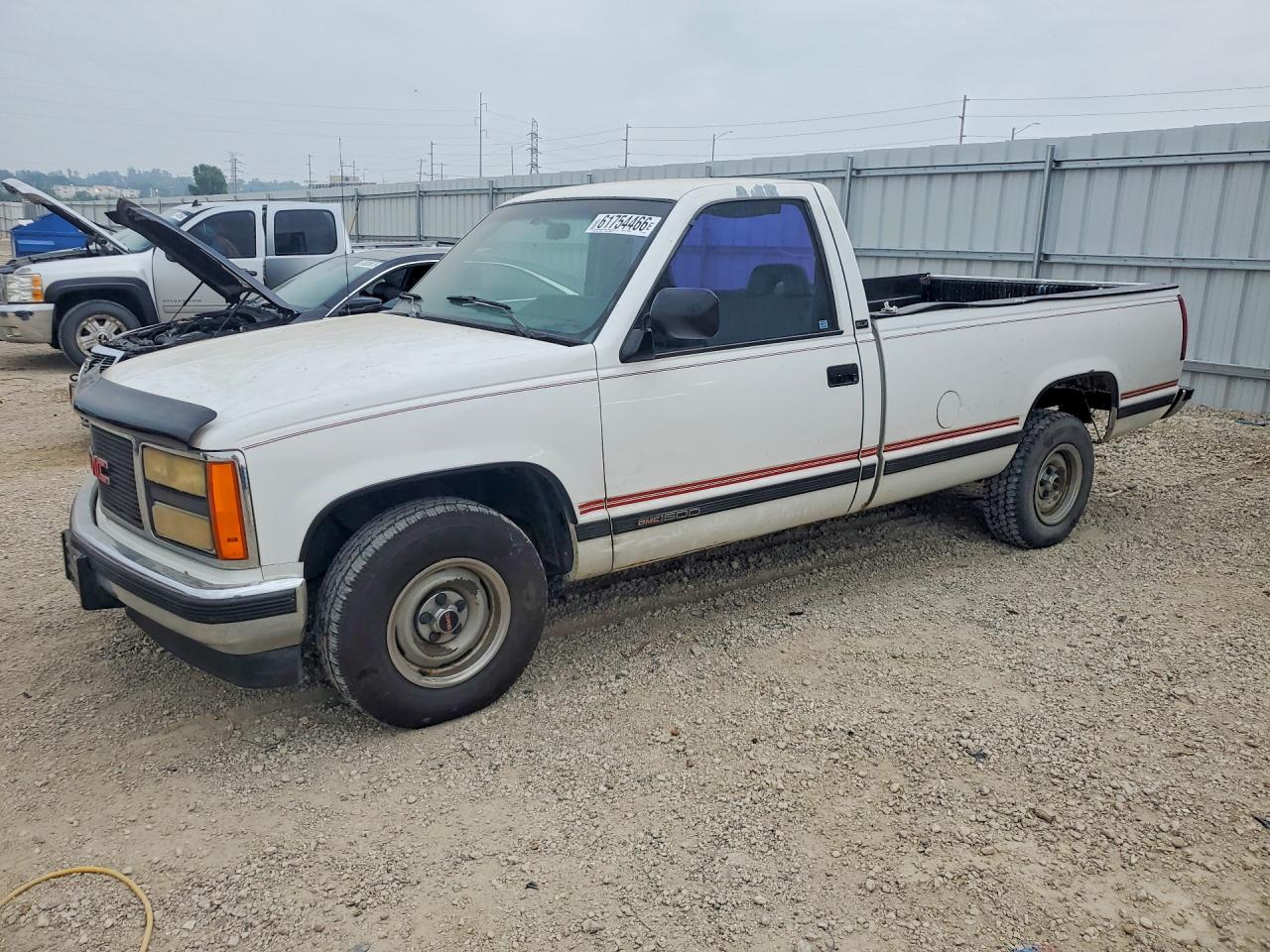 1992 GMC Sierra 1500, VIN 1GTEC14H2NE529513 — Undercarriage