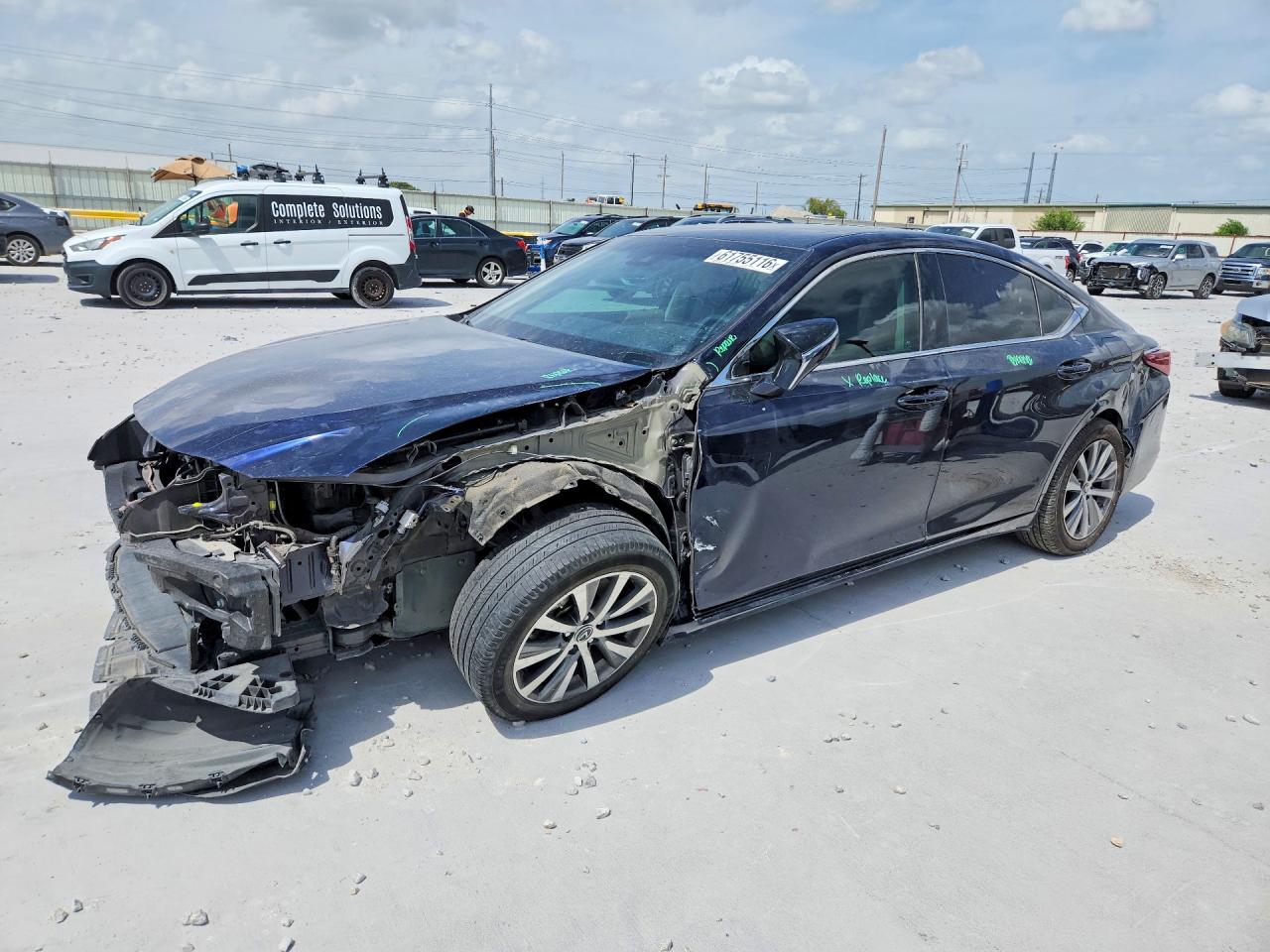 2021 Lexus ES 350, VIN 58ACZ1B16MU084195 — Front end