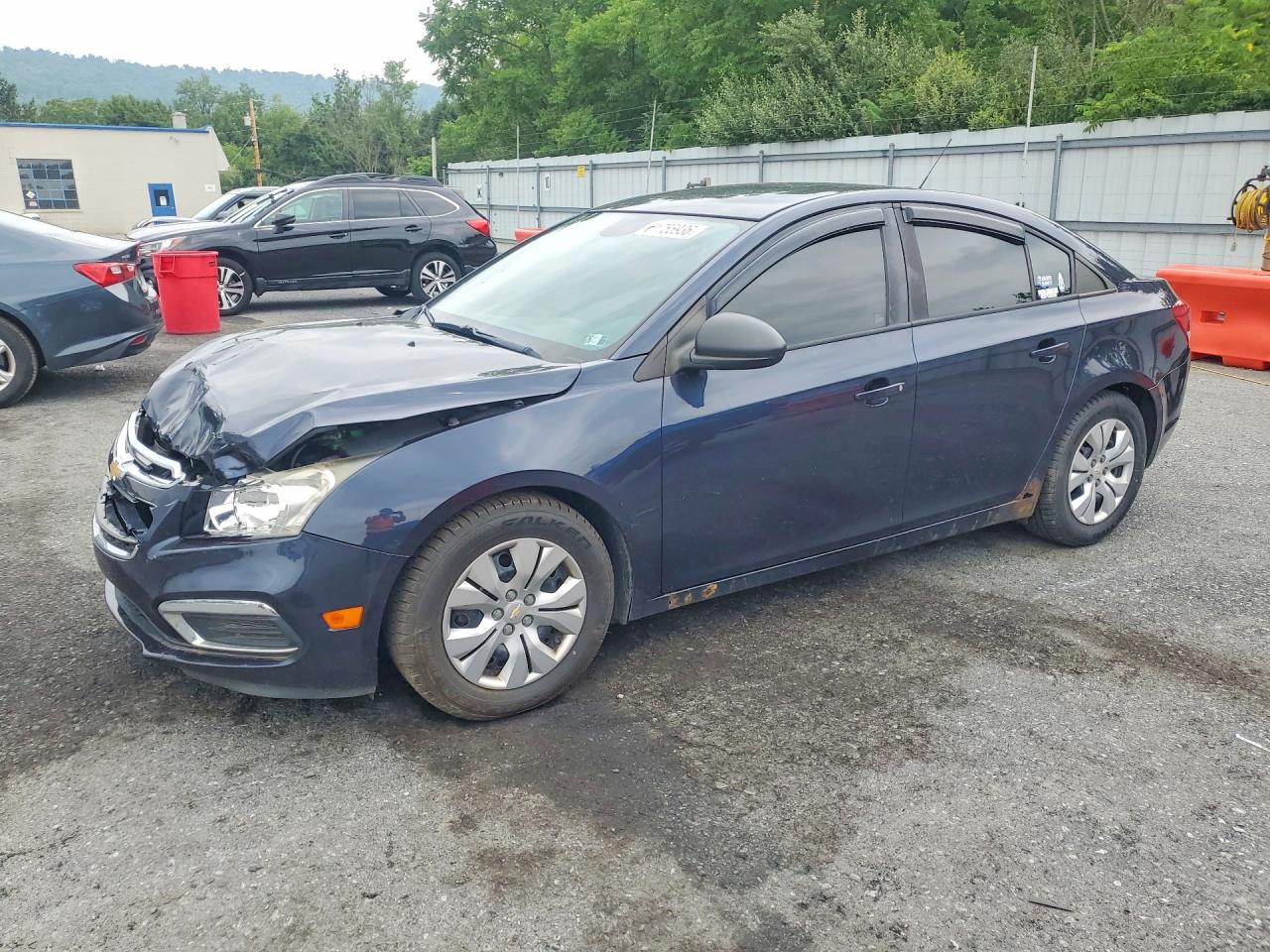 2015 Chevrolet Cruze L, VIN 1G1P15SG5F7212971 — Front end