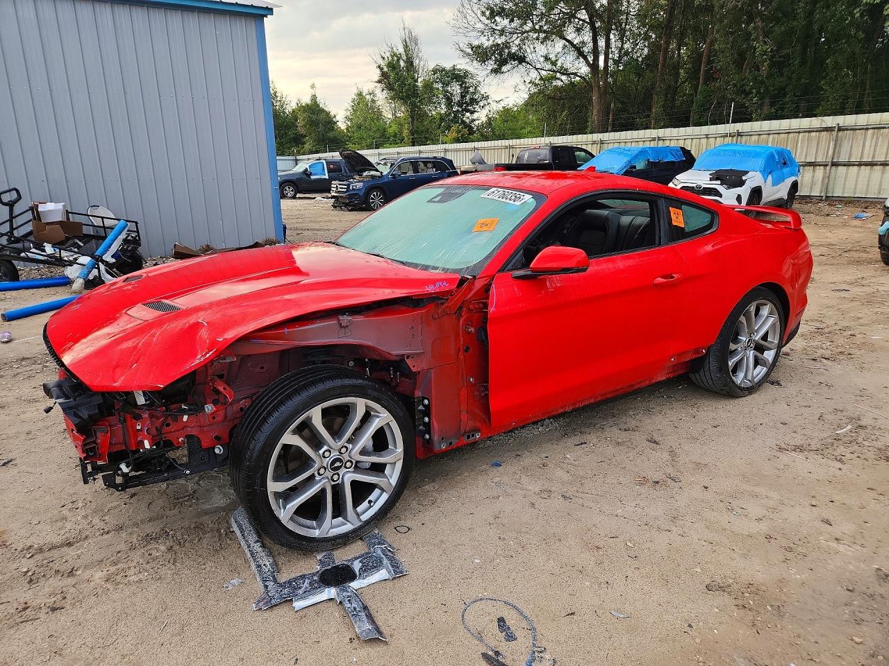 2022 Ford Mustang EcoBoost Premium, VIN 1FA6P8TH2N5131677 — Front end