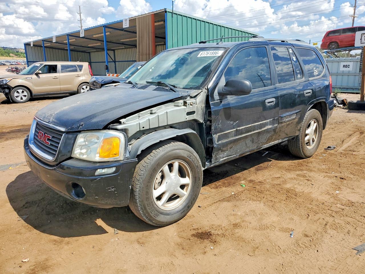 2005 GMC Envoy SLT, VIN 1GKDT13S752114699 — Front end