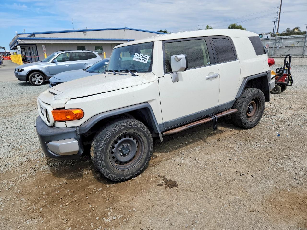 2014 Toyota FJ Cruiser, VIN JTEBU4BF9EK190488 — Front end