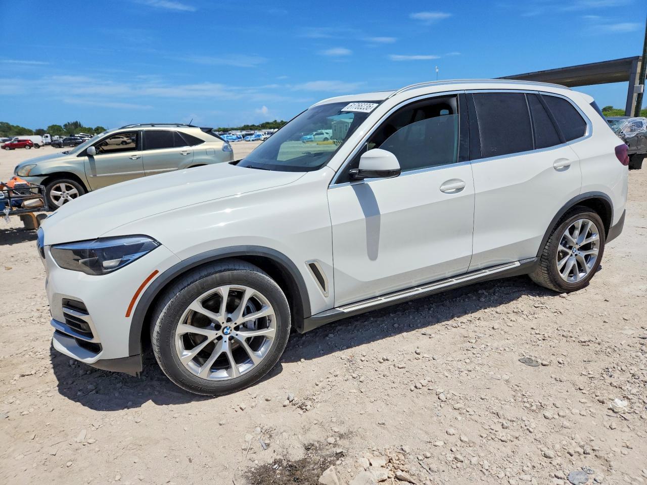 2022 BMW X5 sDrive40i, VIN 5UXCR4C00N9K13599 — Minor dents and scratches