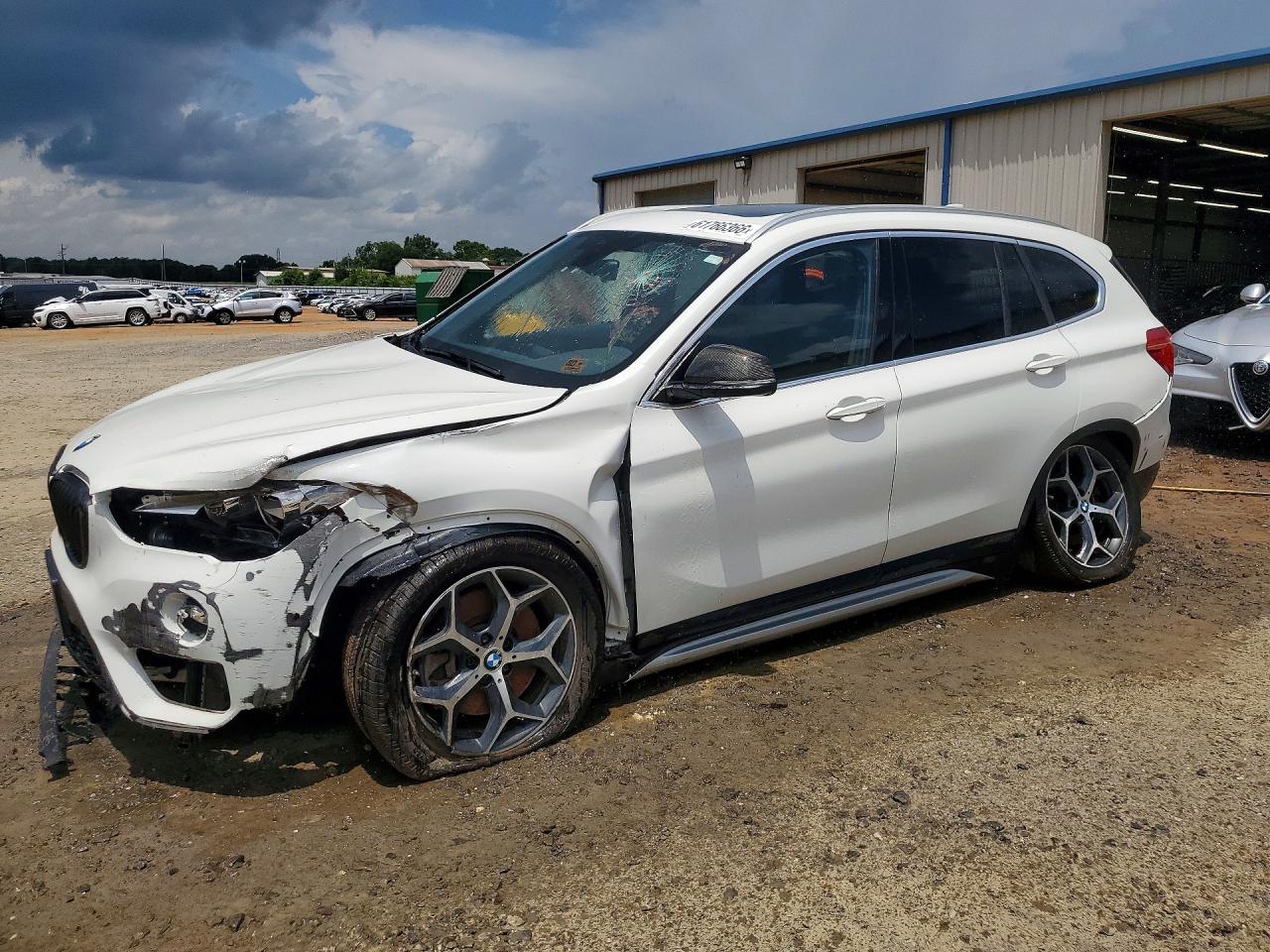 2018 BMW X1 xDrive28i, VIN WBXHT3C36J5L30928 — Frame damage