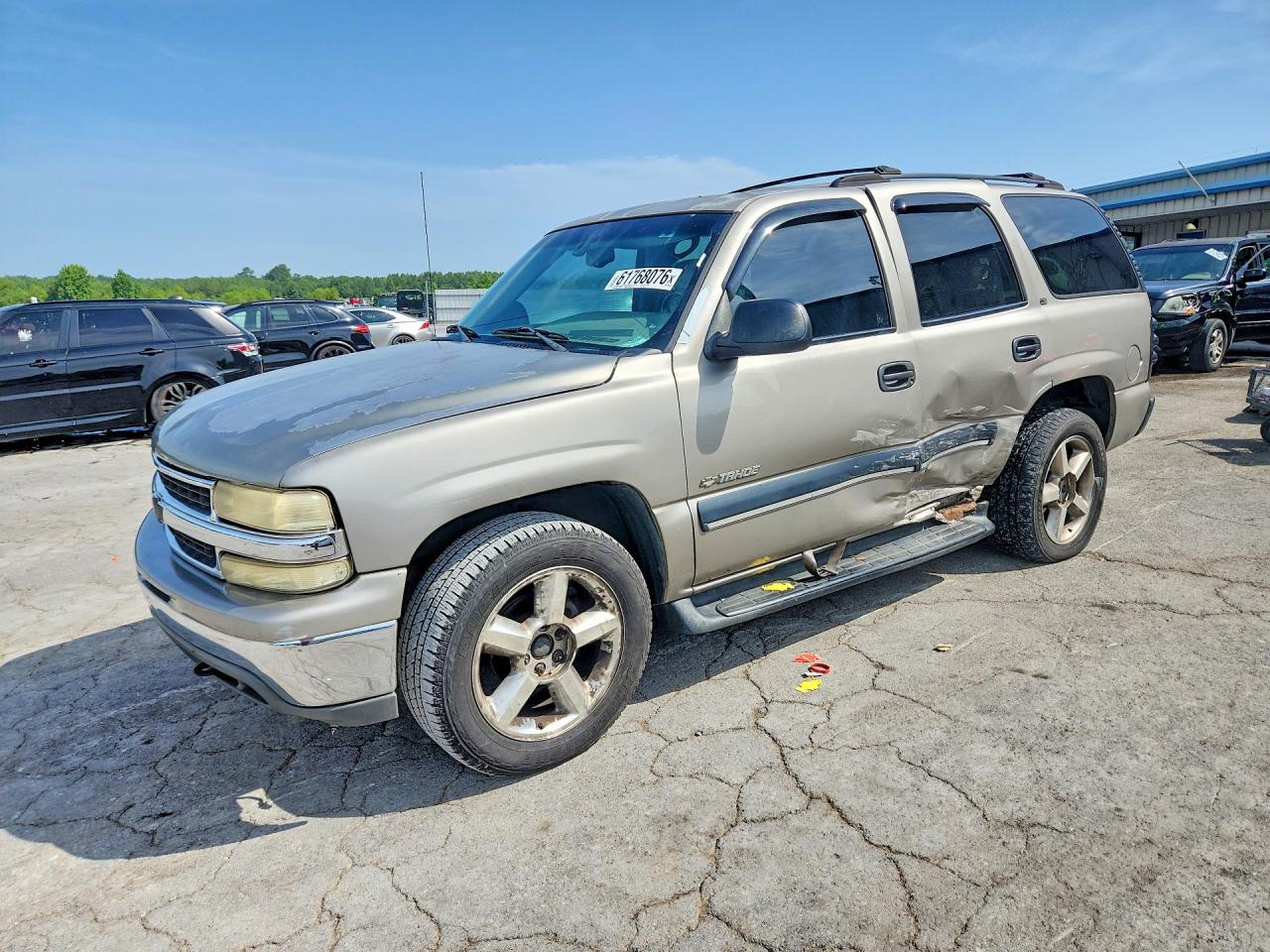 2002 Chevrolet Tahoe LS, VIN 1GNEK13T12J106313 — Бок