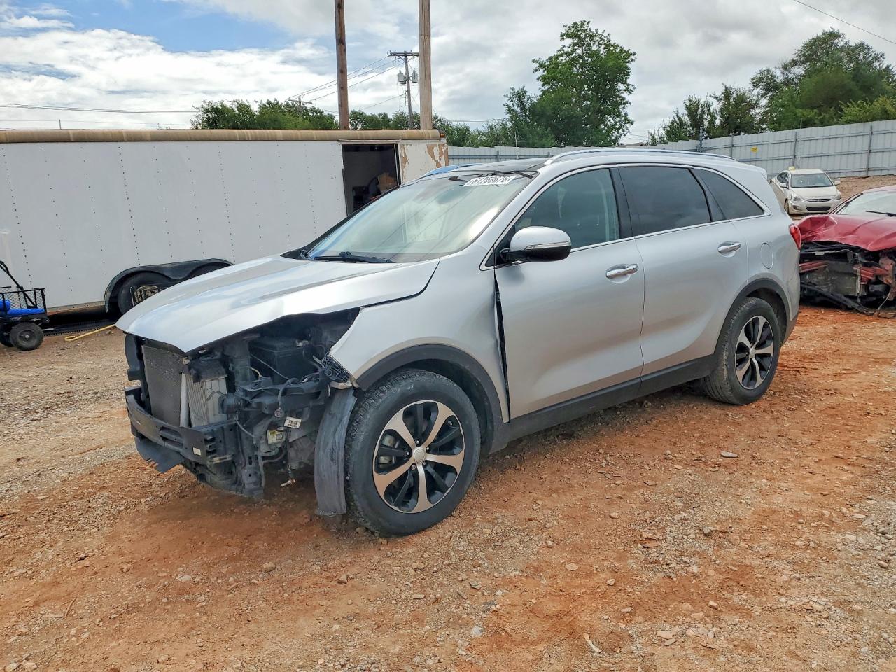 2017 Kia Sorento EX, VIN 5XYPH4A12HG276899 — Front end