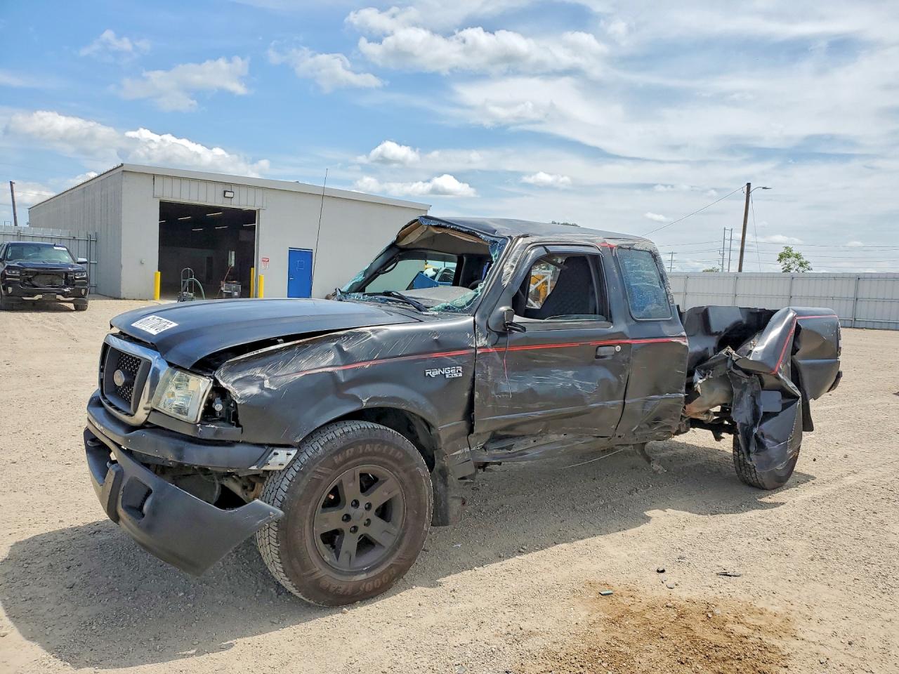 2005 Ford Ranger XL, VIN 1FTZR15E05PA88151 — Rollover