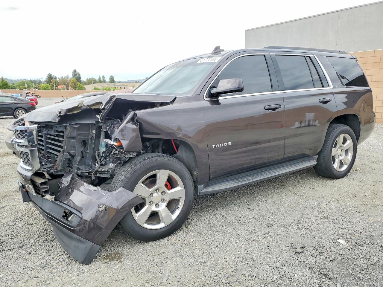 2017 Chevrolet Tahoe LT, VIN 1GNSCBKC0HR317701 — Front end